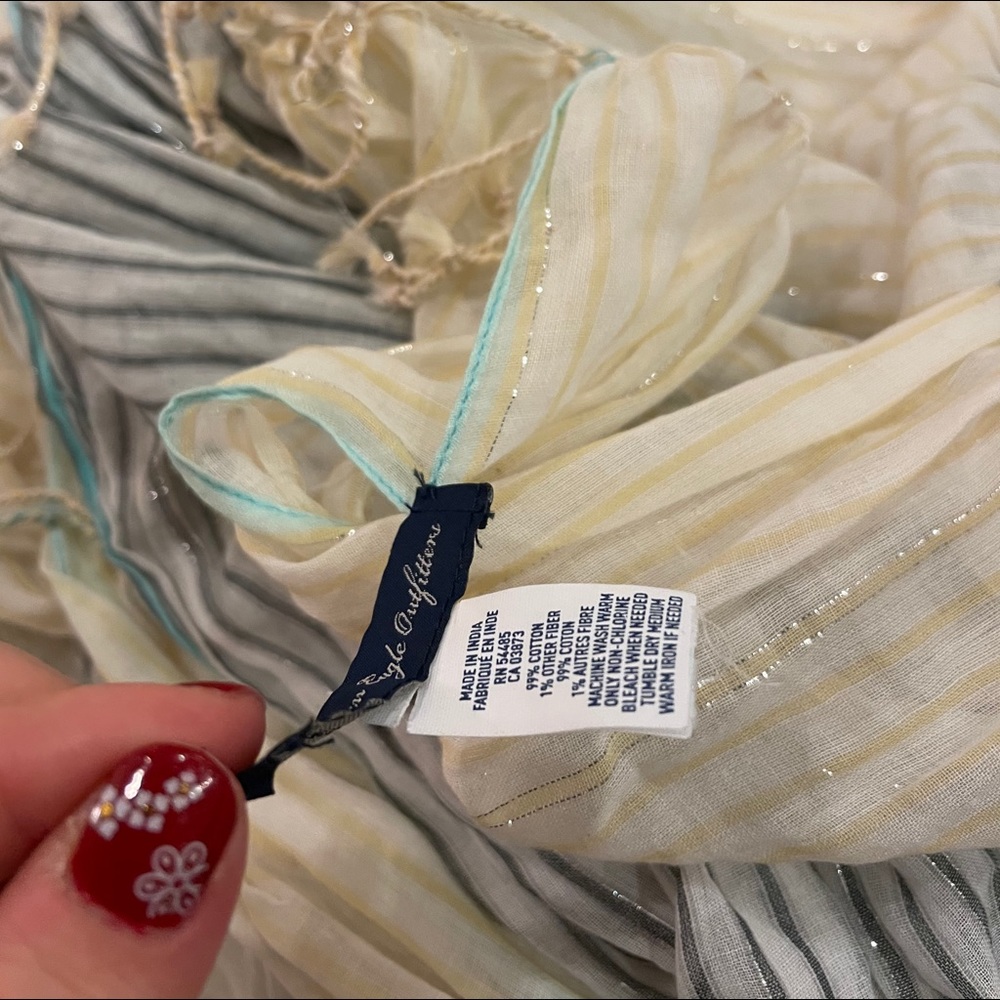 • Multi-season Scarf • - Picture 4 of 4